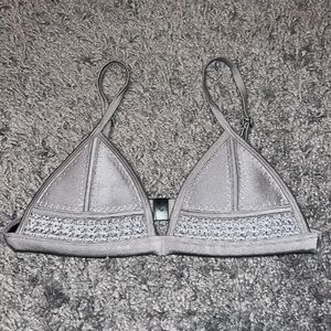 Triangl bikini top💜